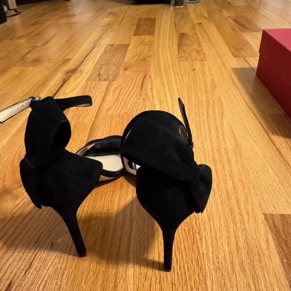 Valentino Garavani Bow Heels - Picture 4 of 6